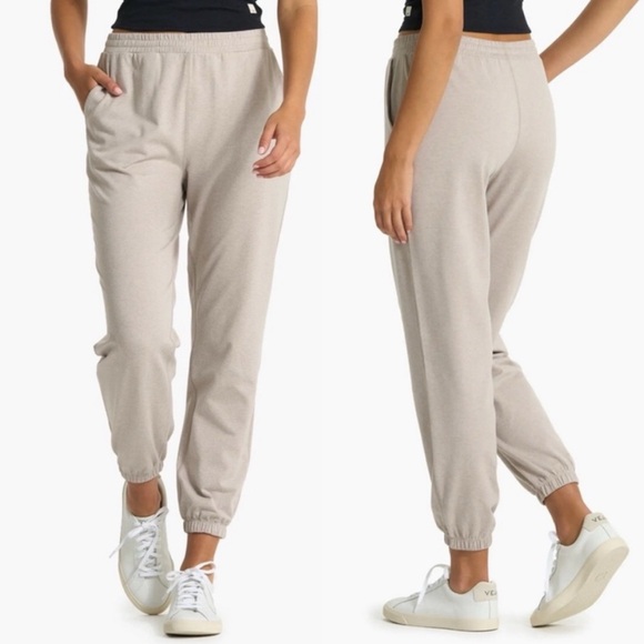 Vuori Pants - Vuori Boyfriend Sweatpants Jogger Pants Oyster